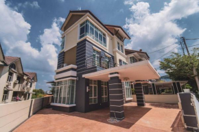 Georgetown Bungalow Pool table 5BR 20pax